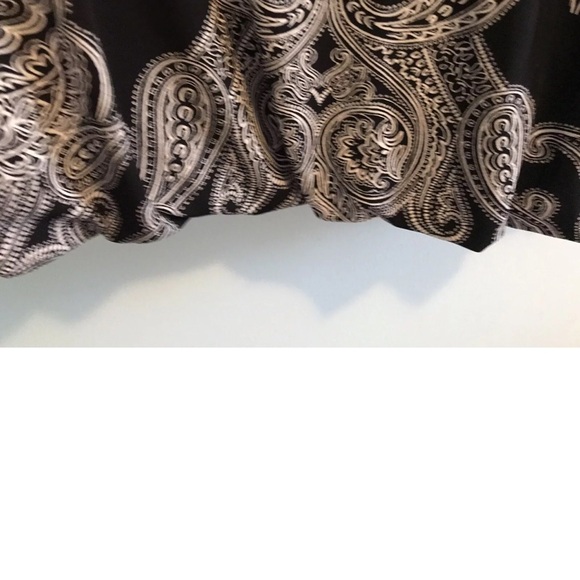 Alfani Women's Blouse medium Black Paisley Balloon Bottom Fringe Cut Sleeves EUC - Picture 3 of 12